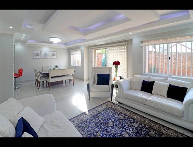 3 BEDROOM TOWNHOUSE FOR SALE IN BRUMA